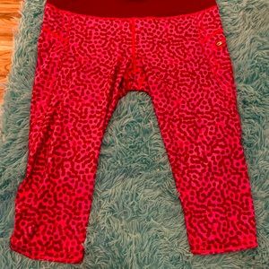 EUC Pink Leopard Print Lululemon Run Top Speed Crops Size 10